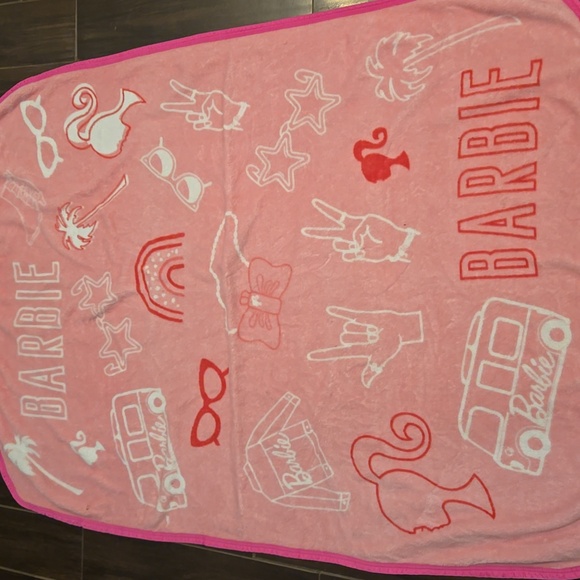 Barbie Blanket Oversized 60” x 45” - Picture 3 of 8